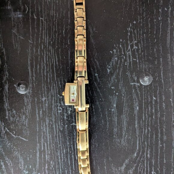 Royalton Quartz Women's Slide-out Watch - Picture 2 of 9